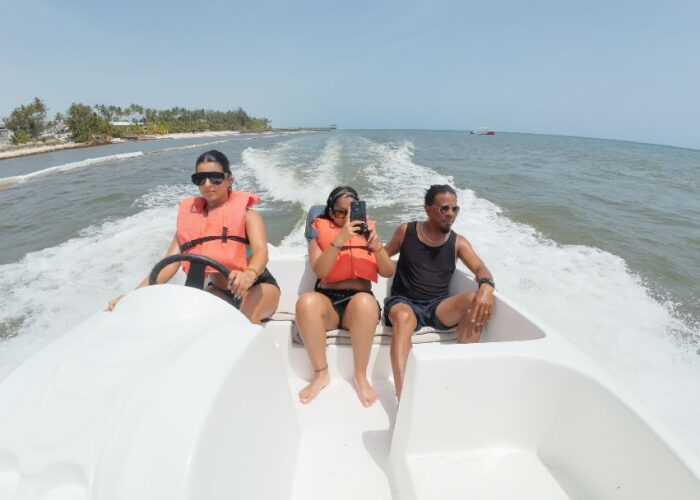 Fun Punta Cana Tours speedboat adventure with tourists enjoying water sports and ocean activities in Punta Cana