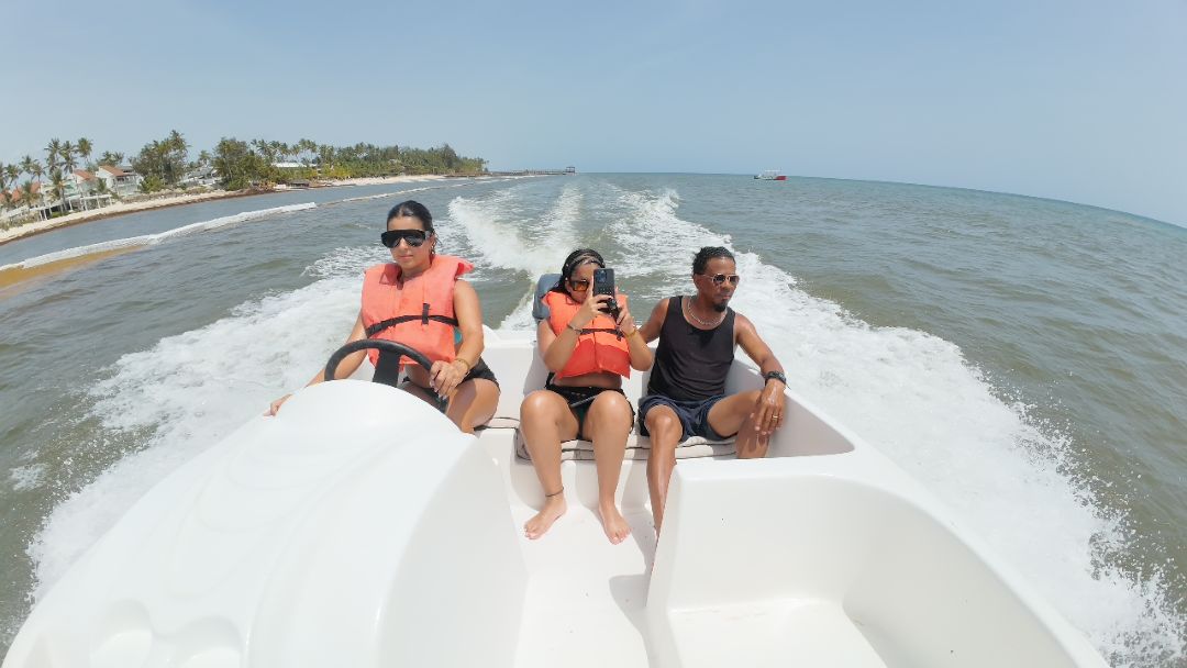 Fun Punta Cana Tours speedboat adventure with tourists enjoying water sports and ocean activities in Punta Cana